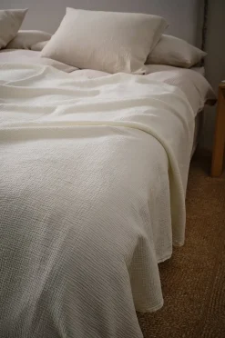 AMILIA sengetæppe i musselin