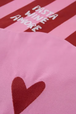 AMORE broderet dækkeserviet