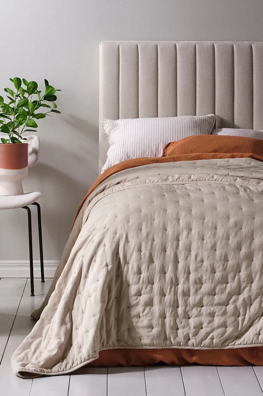 Bedspread 180 Calm sengetæppe