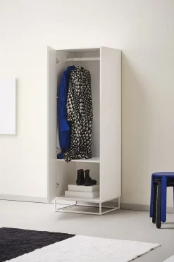 LYCKEBY garderobeskab