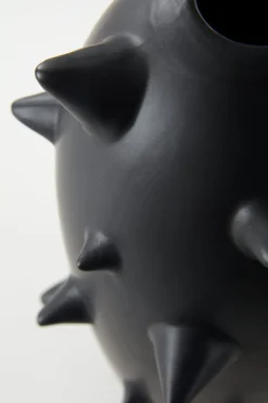 SPIKE vase